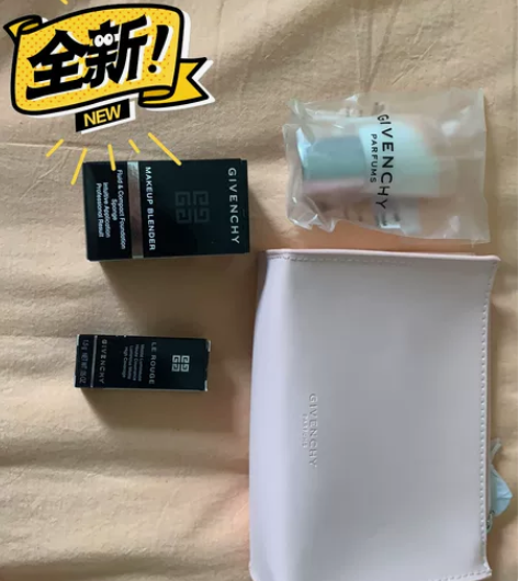 纪梵希粉色小化妆包、锥形海绵、高定香榭唇膏...