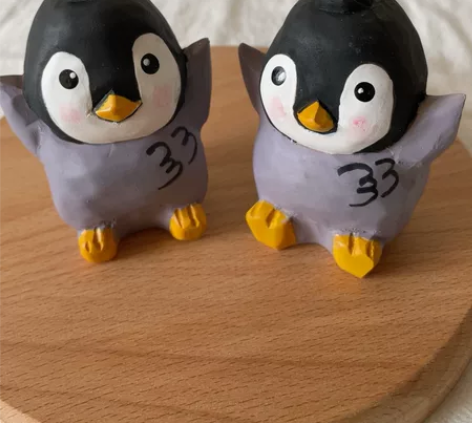 木质卡通企鹅摆件 木质卡通企鹅摆件，手工雕...