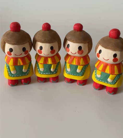 木质卡通小娃娃摆件 木质卡通小娃娃摆件，手...