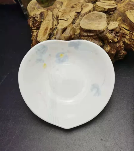 小日本中古高白泥瓷器   小划痕仔细看图片...