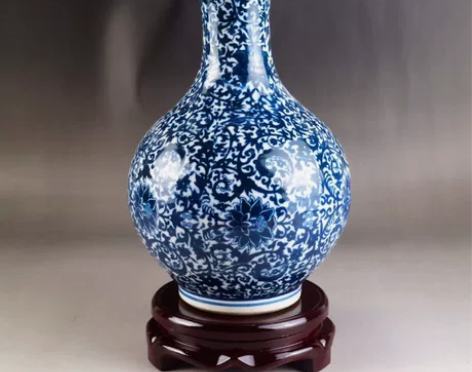 农村收的清乾隆年制青花缠枝莲赏瓶瓷器旧货古...