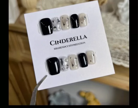 可来图定制  甜酷黑色星星晕染美甲 冰透美...