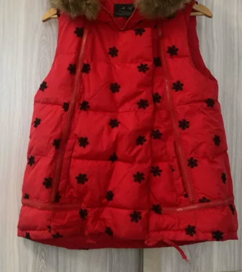 中国红雪花羽绒背心，厚实保暖洋气，款式/新...