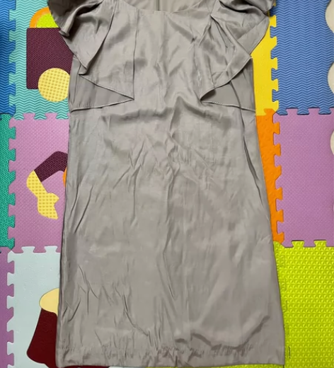 日式风格荷叶袖微包臀裙 这件拍照的时候没有...