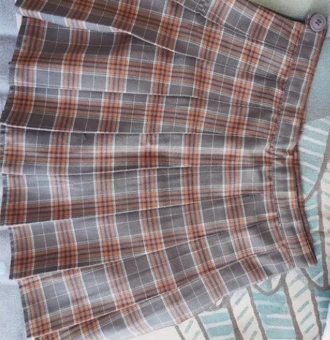 百褶裙，胖了穿不上，低价出，灰黄格子，带内...