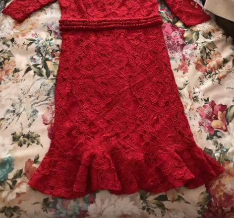 红色蕾丝鱼尾连衣裙 s码运费自理,不议价全...