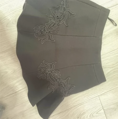 ccdd黑色鱼尾裙 感兴趣的话点“我想要”...