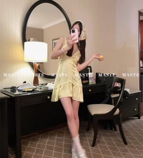 ?MASTE 午后来信 法式性感蕾丝吊带V...