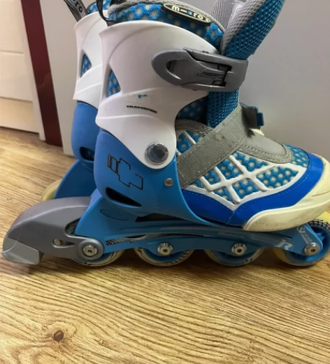 米高轮滑鞋，27-30码，适合初学者，自家...