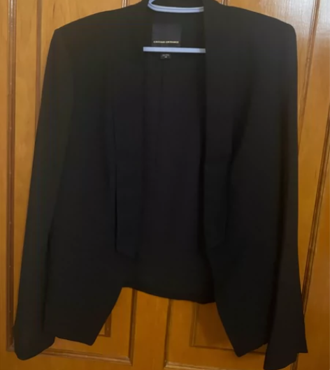 黑西服 几乎全新 商场专柜正品购买 感兴趣...