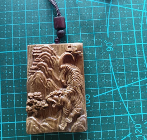 木刻虎牌一个尺寸58X40X11,有喜欢的...