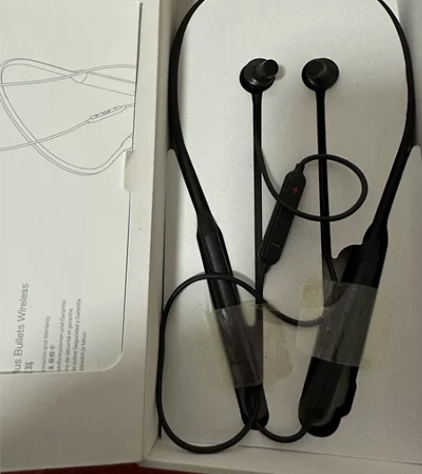 ??一加云耳 磁吸蓝牙无线 入耳式运动耳机...