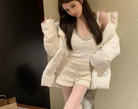 titi小姐姐【闪钻欲感吊带】轻奢修身短款...