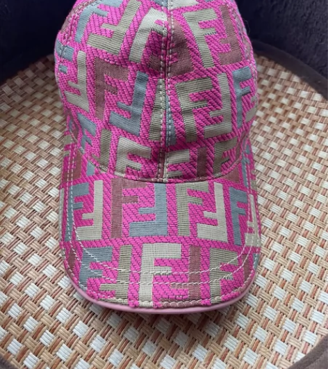 棒球帽，粉色，年轻洋气 感兴趣的话点“我想...