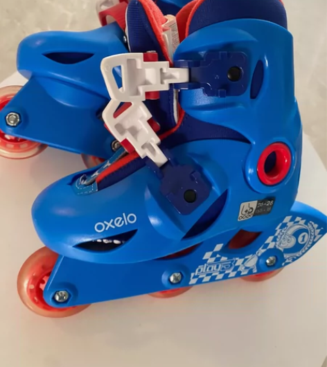 迪卡侬旱冰鞋26-28码均可 很新几乎没怎...