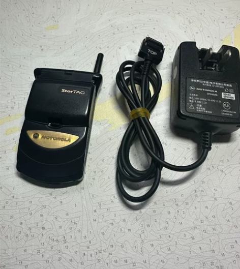 摩托罗拉掌中宝338 无裂无缺肉 成色一般...