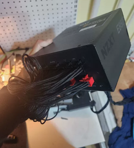 恩杰850w电源，带黑色定制线。默认成色垃...