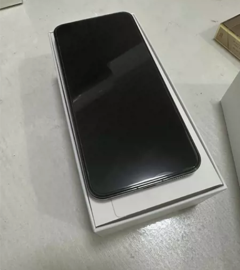 4月11在天河正佳线下店购买，小米13黑色...