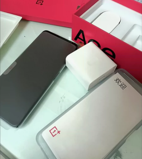 一加ace竞速版,灰8+256,保修到20...