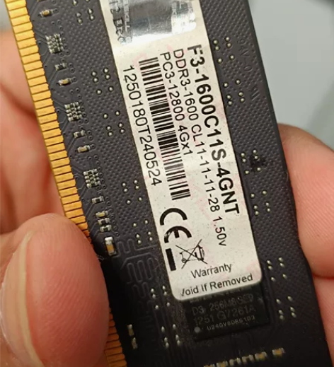 内存条ddr3 4g 1600赫兹，正常使...