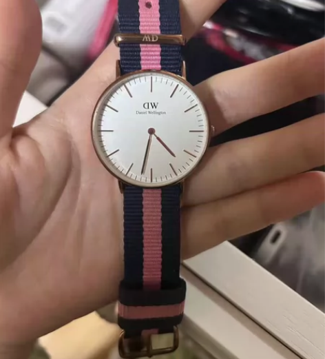 丹尼尔惠灵顿DW36mm手表 金边白表盘粉...