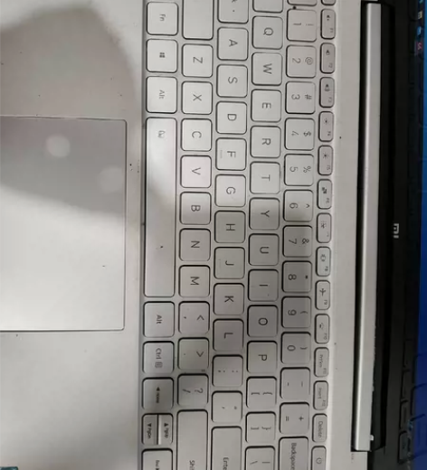 出一台小米笔记本 air 13寸 型号未知...