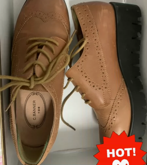 千百度英伦风布洛克单鞋，棕色厚底松糕只穿两...