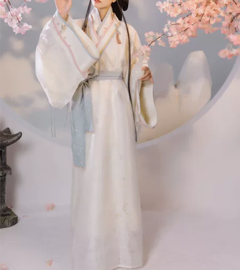 m码 全新 室内试穿过 两件套 远山乔...