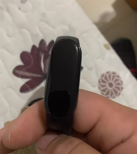 纯原装小米手环6没怎么戴充满电按时看看时间...