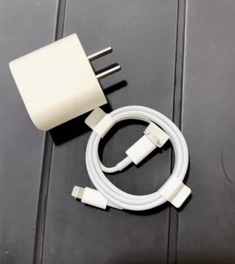 苹果快充，充电器一套26.8元包邮。 全新...