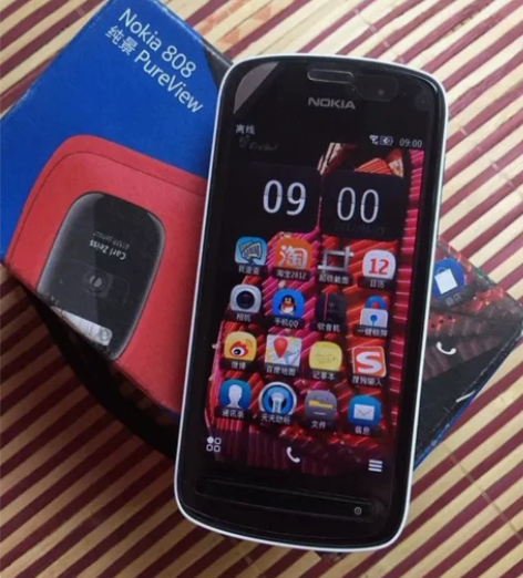 诺基亚808手机 白色 红色 黑色 欣赏 ...