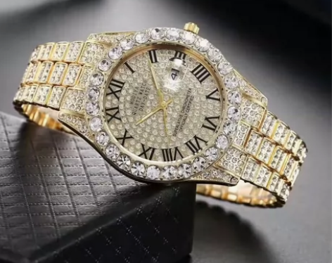 出一款手表，男女戴着都超好看！颜值绝了！满...