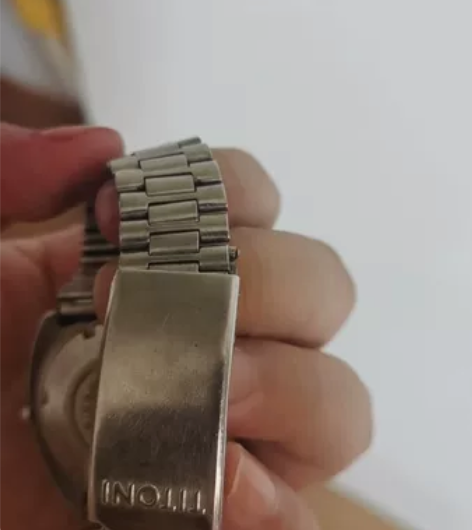 古董老梅花手表，瑞士产的男士机械表。经典老...