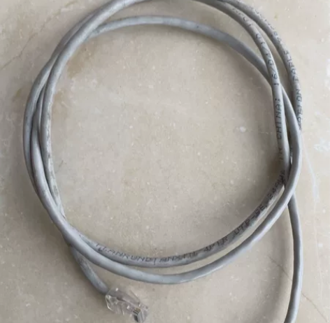 网线有好几条五元一条自取 感兴趣的话点“我...