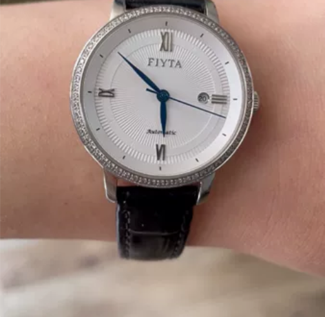 飞亚达机械手表，原价两千多。 专柜入手，毕...