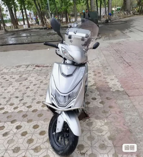 UCR125豪爵公户摩托车，大绿本行驶证齐...