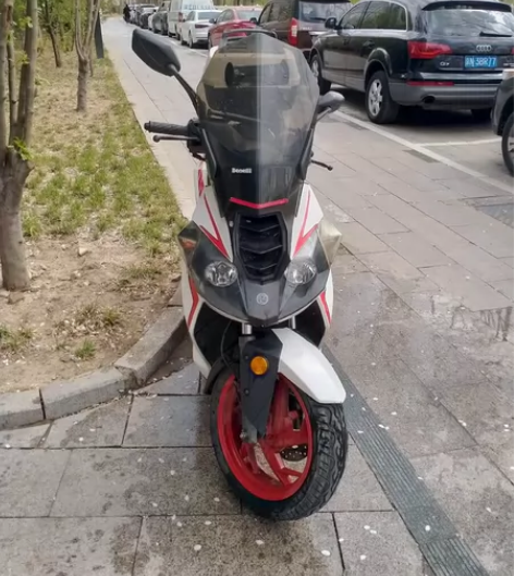 换大排出新手练手摩托，贝纳利刃150，17...