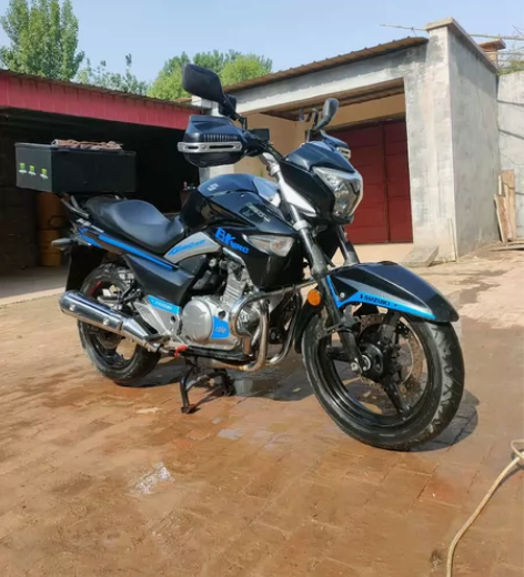 铃木GW250！骑不坏的神车！13年裸车！...