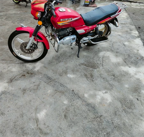 铃木钻豹125   发动机没拆过 没动过 ...