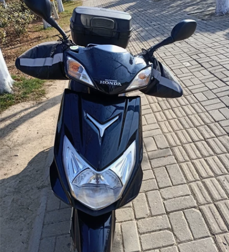 我个人一手车，五羊本田雅志110国四电喷除...