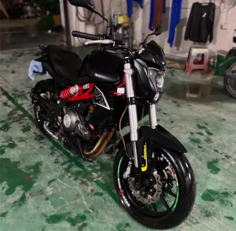 到货15年贝纳利黄龙300,车况极品,实表...