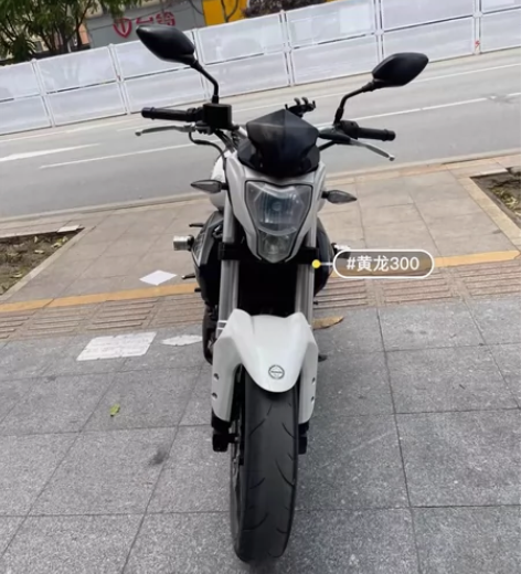 黄龙300欧版，3600公里，车况正常使用...