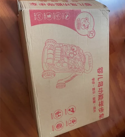 婴儿多功能学步车。卫生状况良好,除了轮子有...