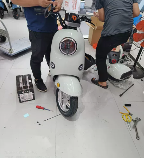 雅迪电动车！买了20天不到！2399卖的，...