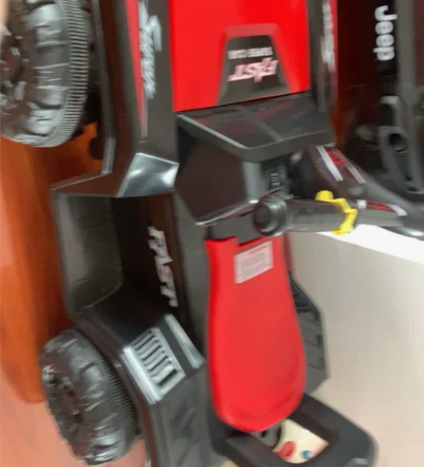 宝宝电动可坐小汽车，可以唱歌唐诗，宝宝大了...