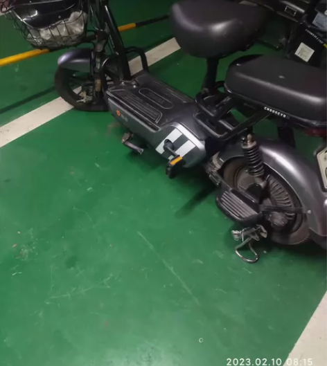 雅迪电动车9成新 全新电池 带白牌转让 感...