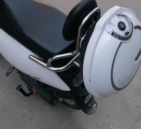 艾玛铅酸电池，五块，60V多少安忘了。自己...