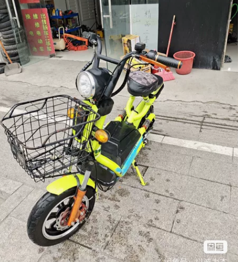 绿源旗舰新品48v26a锂电池智能电动车自...
