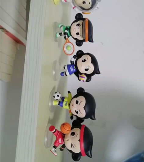 绝版小猿手办，非常新，价值88元，1个55...