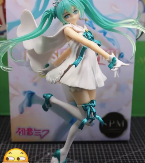 包邮日本世嘉SEGA手办景品 V家初音未来...